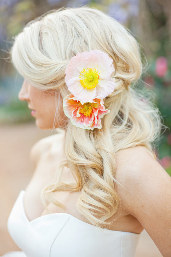 Poppy bridal bouquet inspiration | Photo by Angela Higgins | Read more - http://www.100layercake.com/blog/?p=70538