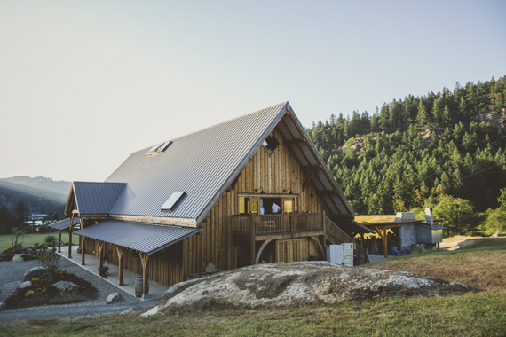 Intimate Canada farm wedding | Photo by AMERIS Photography | Read more - http://www.100layercake.com/blog/?p=72057