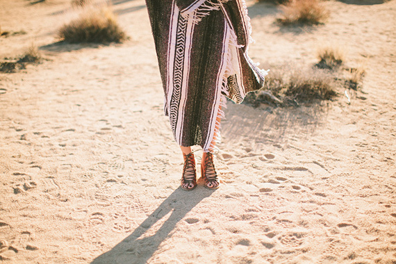 Joshua Tree engagement shoot | Photo by Laura Goldenberger Photography | Read more - http://www.100layercake.com/blog/?p=72038