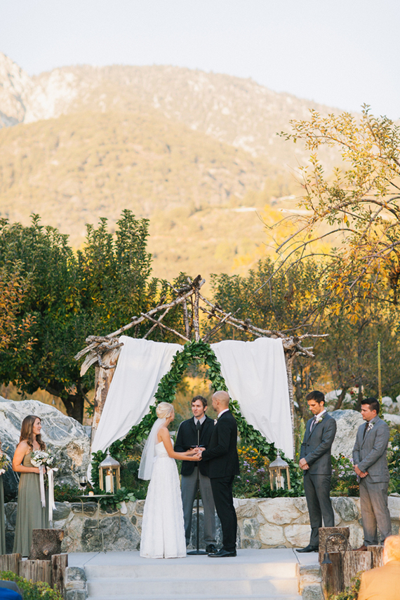 Fall California wedding | photo by Shannen Natasha Weddings | Read more -  http://www.100layercake.com/blog/?p=71772