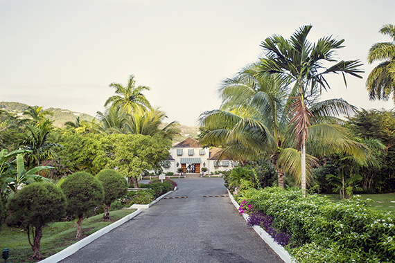 Jamaica Roundhill Hotel and Villas | Photo by Scott Clark | Read more - http://www.100layercake.com/blog/?p=73205