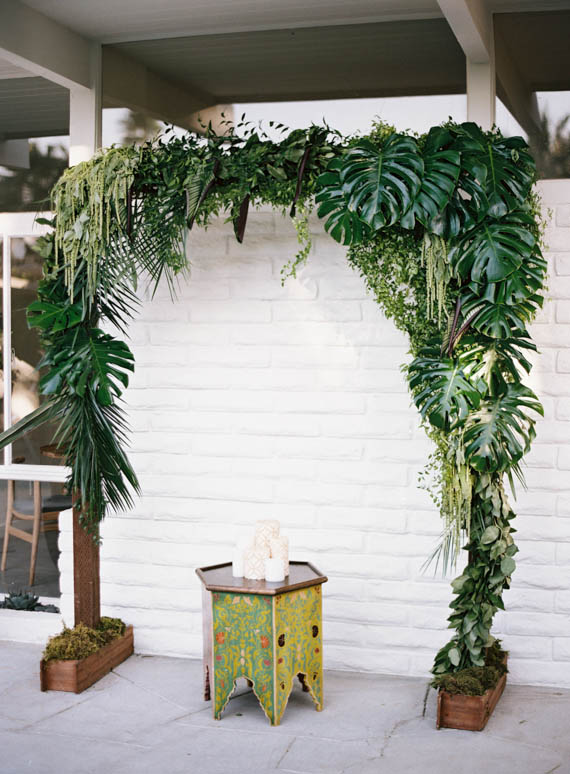 Tropical Summer wedding ideas | Photo by Ashley Kelemen | Event Design Sweet Emilia Jane | Read more - http://www.100layercake.com/blog/?p=72565