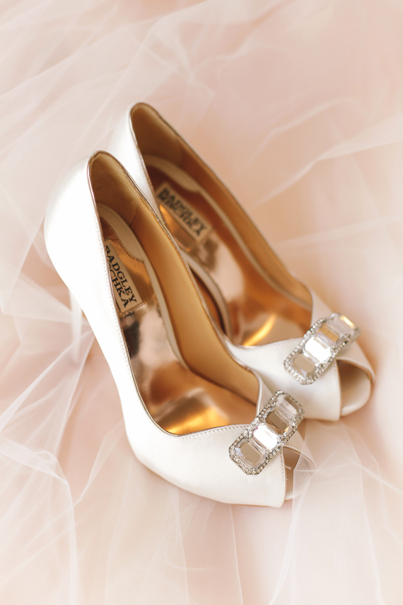 Badgley Mischka wedding | Photo by Annabella Charles Photography | Read more - http://www.100layercake.com/blog/?p=73999 shoes