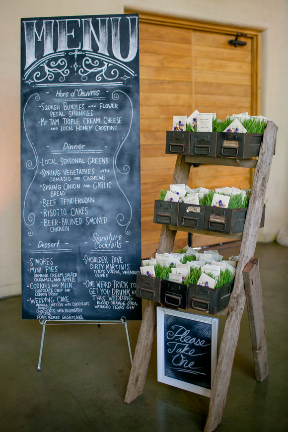 Rustic Spring Texas wedding | Photo by The Nichols | Flowers by Stem Floral | Read more - http://www.100layercake.com/blog/?p=75009