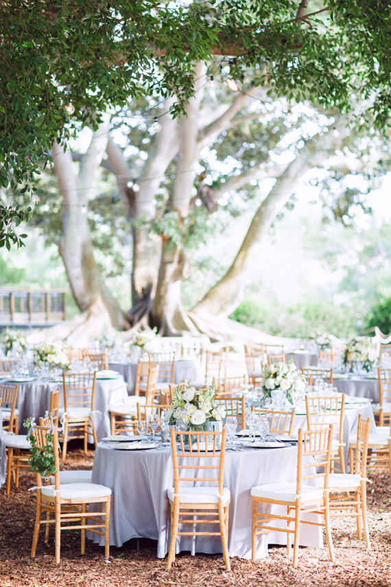 Romantic garden Florida wedding | Photo by Hunter Ryan Photo | Read more - http://www.100layercake.com/blog/?p=74803