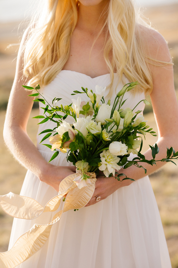 Natural and organic wedding inspiration | Photo by Claire Marika | Read more -  http://www.100layercake.com/blog/?p=74176