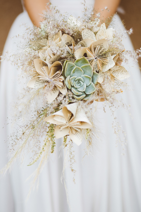 Paper flower bouquet | Photo by Dear Heart Photos | Read more - http://www.100layercake.com/blog/?p=76284