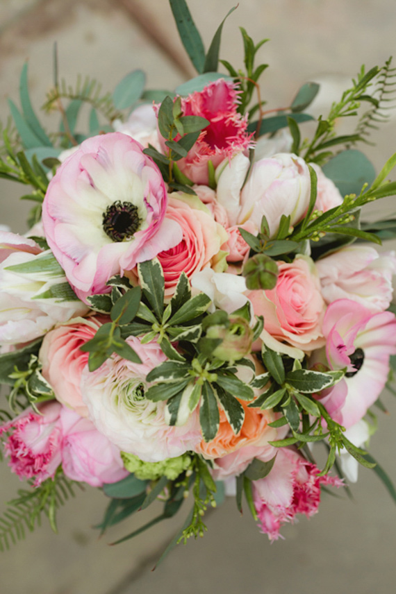 Romantic greenhouse wedding inspiration | Photo by Kate Hubler Photography | Read more - http://www.100layercake.com/blog/?p=75305