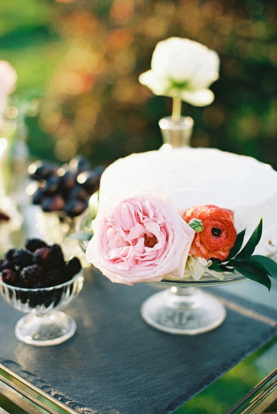 Luxe, vineyard wedding inspiration | Photo by Kristen Curette |  Design and Styling Jennifer Laura Design | Cake by Dream Slice Cakes | Flowers by  Maxit Flower Design | 100 Layer Cake