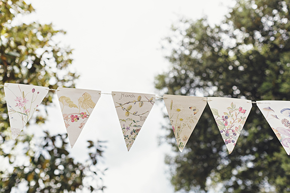 Floral bunting banner | Photo by Raquel Puras from 3 Deseos y Medio | Read more - http://www.100layercake.com/blog/?p=76863