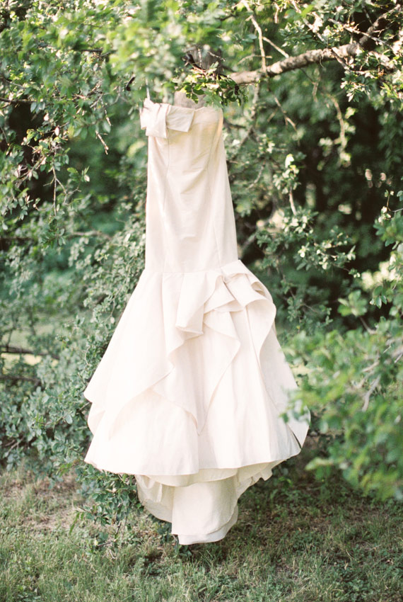 WToo Brides by Watters weddding dress | Photo by J Bird Photography | Read more - http://www.100layercake.com/blog/?p=76549