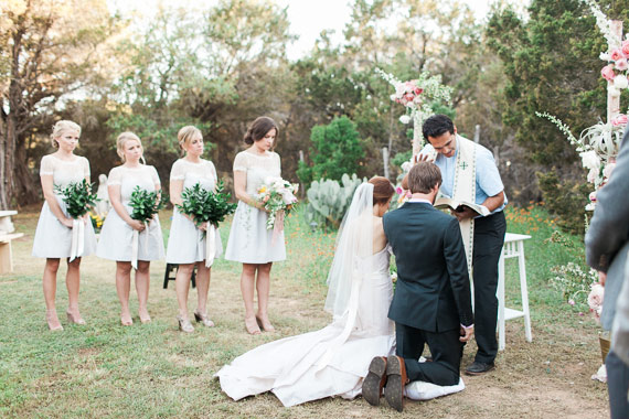 Intimate backyard wedding ceremony | Photo by J Bird Photography | Read more - http://www.100layercake.com/blog/?p=76549