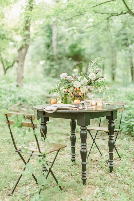 Rustic garden wedding inspiration | Photo by Christopher Nolan Photography | Read more - http://www.100layercake.com/blog/?p=77804