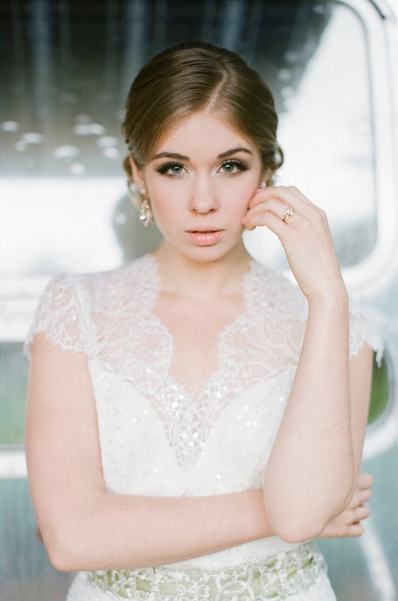 Peach and Blackberry wedding inspiration | Photo by oney Bee Photography | Read more - http://www.100layercake.com/blog/?p=79175