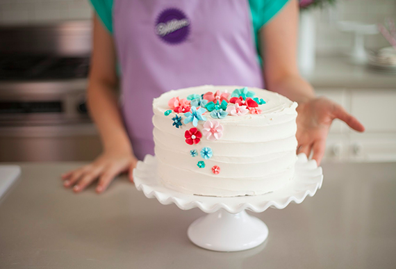 The Wilton Method of Cake Decorating with Emily Tatak on Creative Bug 