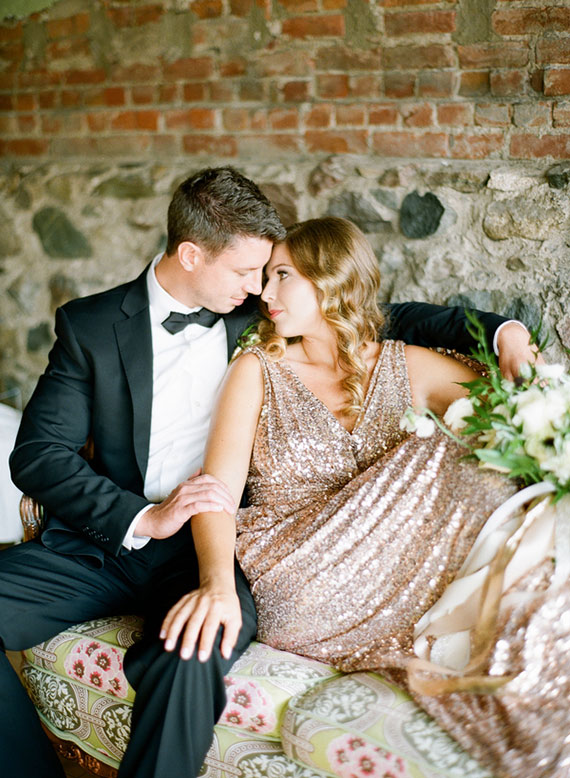 Sparkly gold wedding ideas | Photo by Emily Jane Photography | Read more - http://www.100layercake.com/blog/?p=79341