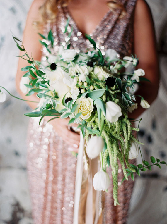 Sparkly gold wedding ideas | Photo by Emily Jane Photography | Read more - http://www.100layercake.com/blog/?p=79341