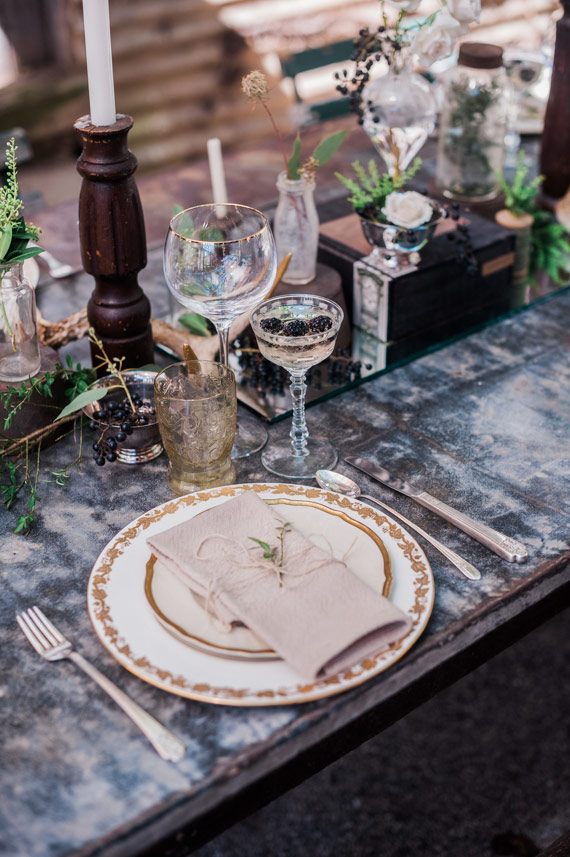 Fall botanical wedding inspiration | Photo by Photo by Erin Trimble | Read more - http://www.100layercake.com/blog/?p=80579