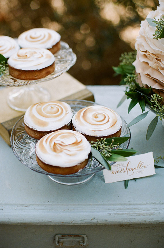 Lilac wedding inspiration | Photo by Stephanie Williams | 100 Layer Cake