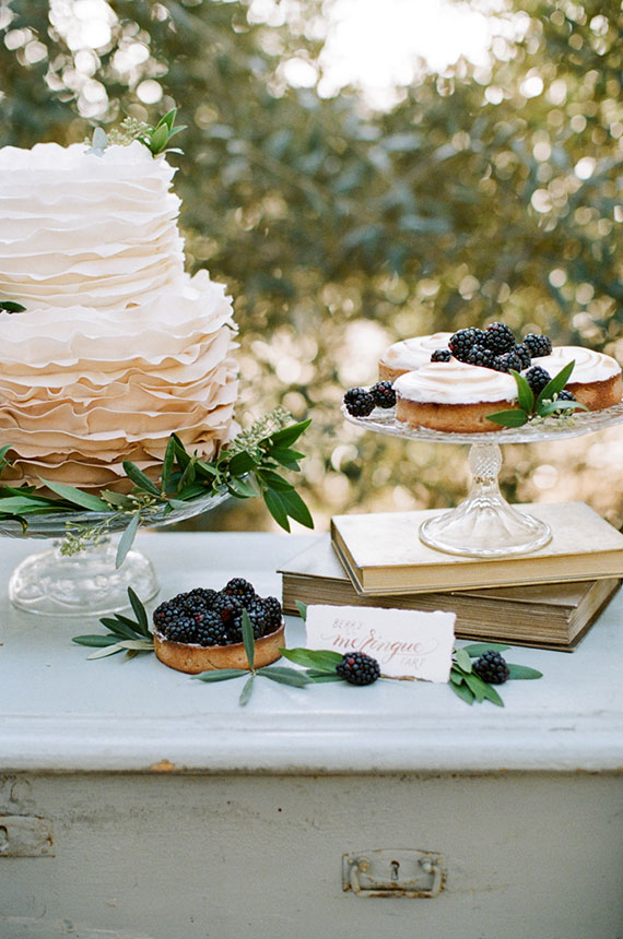 Lilac wedding inspiration | Photo by Stephanie Williams | 100 Layer Cake