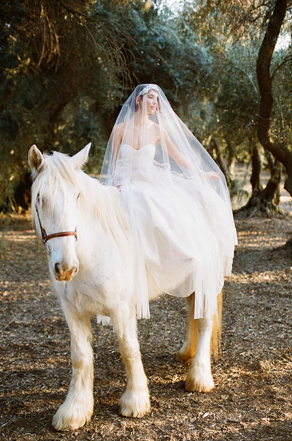 Lilac wedding inspiration | Photo by Stephanie Williams | 100 Layer Cake