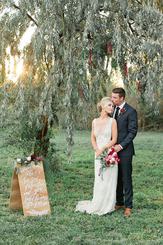 Sweet Autumn wedding inspiration | Photo by Callie Hobbs Photography | Read more - http://www.100layercake.com/blog/?p=80449 