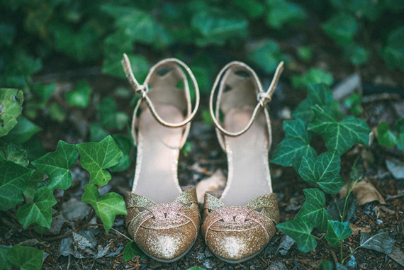 Woodland California wedding | Photo by Julie Pepin Photography | Read more - http://www.100layercake.com/blog/?p=80208