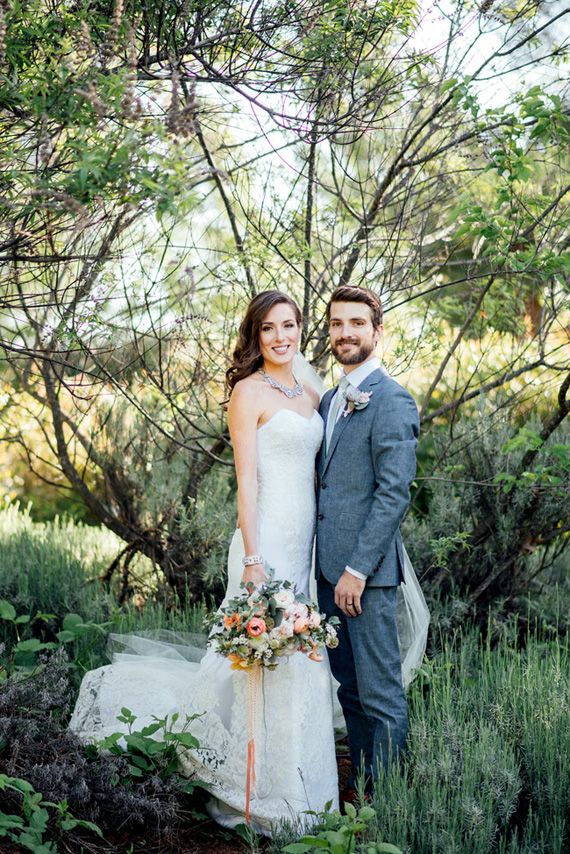 Woodland California wedding | Photo by Julie Pepin Photography | Read more - http://www.100layercake.com/blog/?p=80208