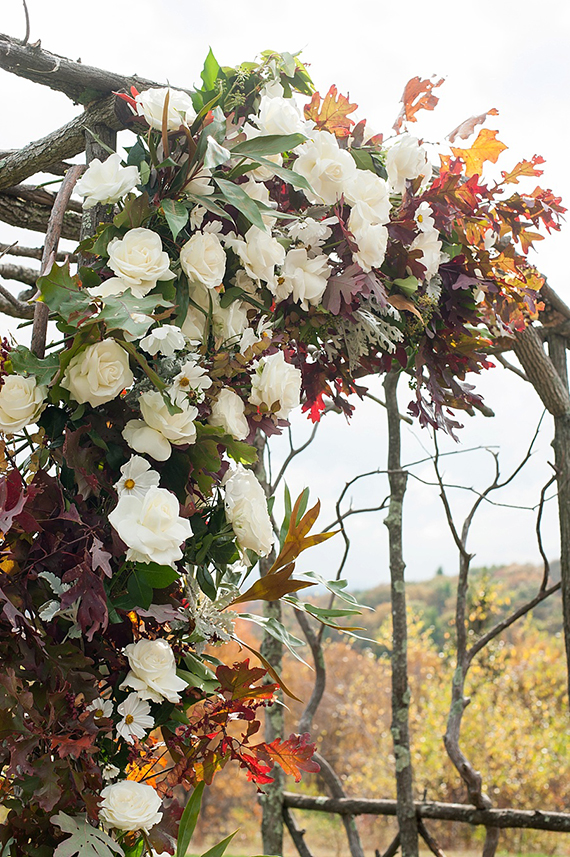Autumn wedding inspiration at Cedar Lakes | Photo by Mikkel Paige | Read more -  http://www.100layercake.com/blog/?p=82086