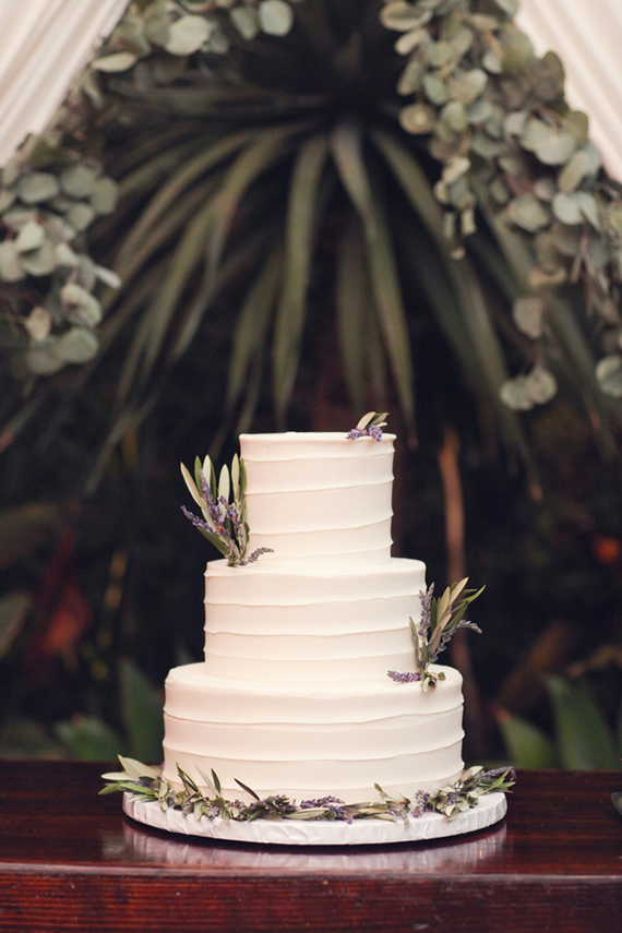 Rustic Marvimon House wedding | Photo by Lukas and Suzy VanDyke | Read more - http://www.100layercake.com/blog/?p=82228