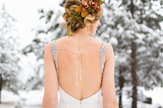 Winter wonderland bridal and floral inspiration | Photo by EB plus JC Photography | Read more -  http://www.100layercake.com/blog/?p=81523