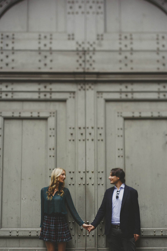 Uffizi Museum Florence engagement shoot | Photo by Stefano Santucci and Lucrezia Cosso | 100 Layer Cake