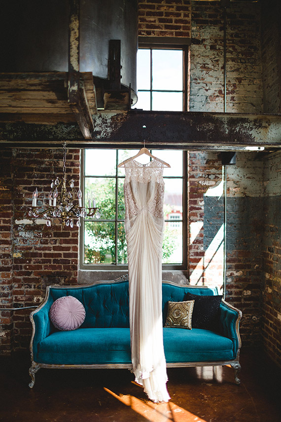 Rich plum and navy wedding inspiration | Photo by Izzy Hudgins Photograpny | Read more -  http://www.100layercake.com/blog/?p=83135
