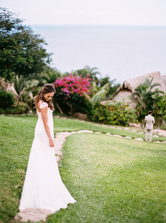 Destination Wedding in Yelapa Mexico | Photo by Jillian Mitchell | Read more - http://www.100layercake.com/blog/?p=84315 