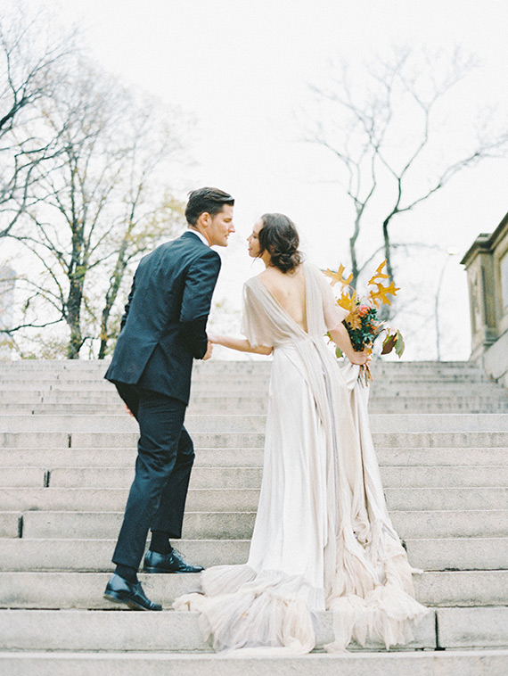 Romantic Central Park bridal inspiration | Photo by DArcy Benincosa Photography  | Read more - http://www.100layercake.com/blog/?p=85567