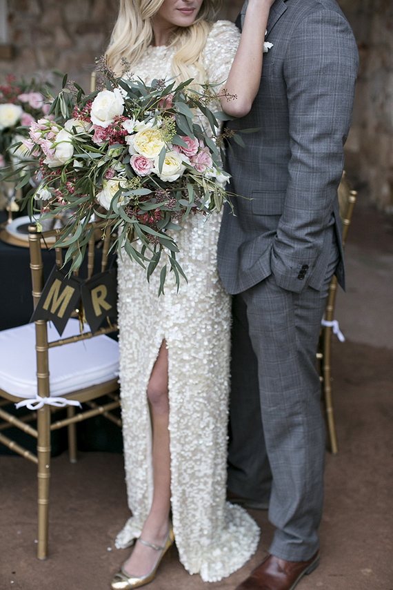 Black white and gold wedding ideas | Photo by Amber Lynn Photo| Read more -  /wp-content/uploads/2015/02/Black-white-gold-wedding-ideas-1.jpg