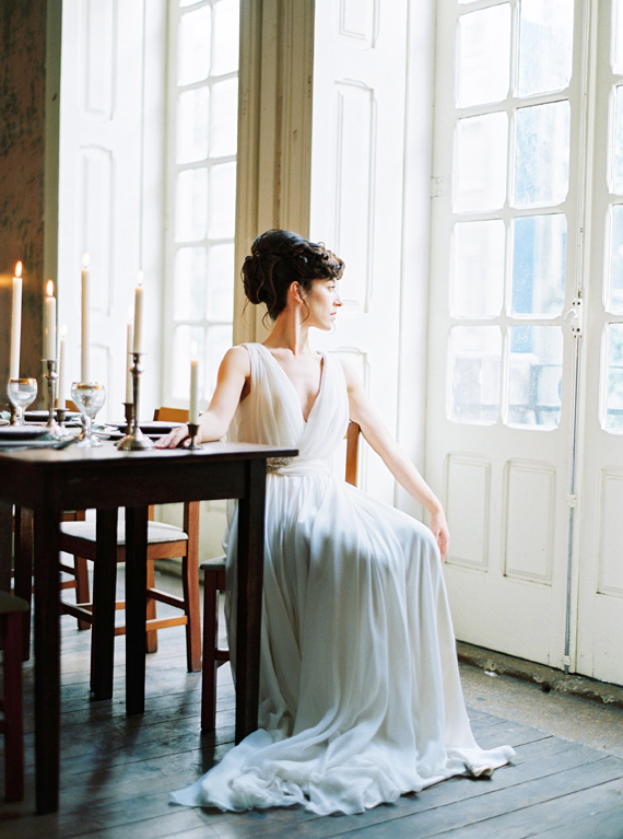 Ethereal vintage wedding inspiration with a ballerina | Photo by Andre Teixeira of Brancoprata | Read more -  http://www.100layercake.com/blog/wp-content/uploads/2015/03/Ethereal-vintage-wedding-inspiration