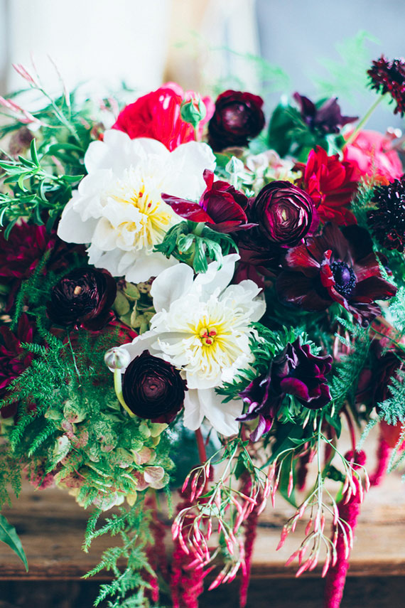 Moody spring wedding inspiration | Photo by Five For Love Photography | Read more -  http://www.100layercake.com/blog/wp-content/uploads/2015/04/moody-spring-wedding-inspiration