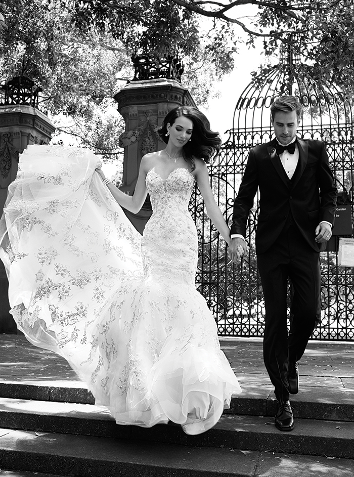 Elegant lace wedding dress