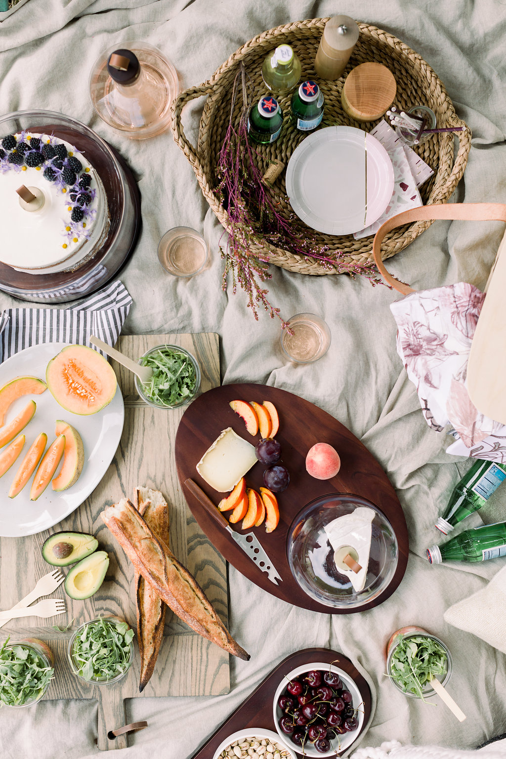 The perfect easy summer picnic with Crate and Barrel 