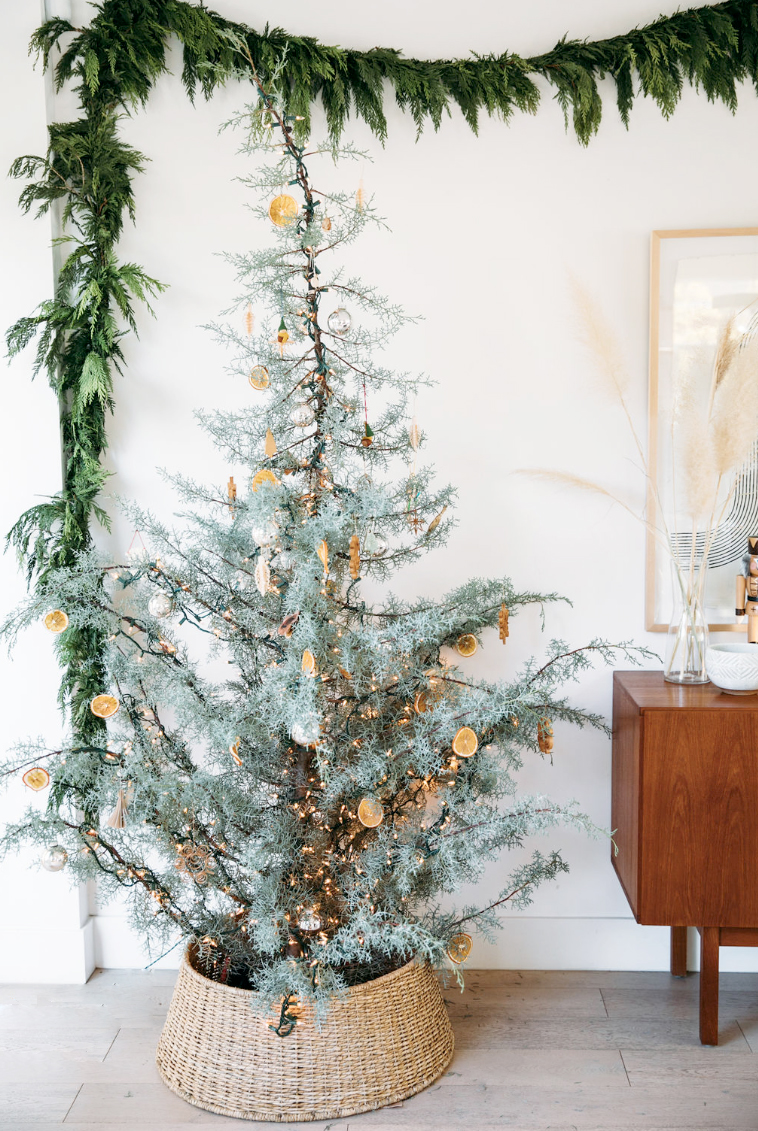 Minimal modern christmas decor 