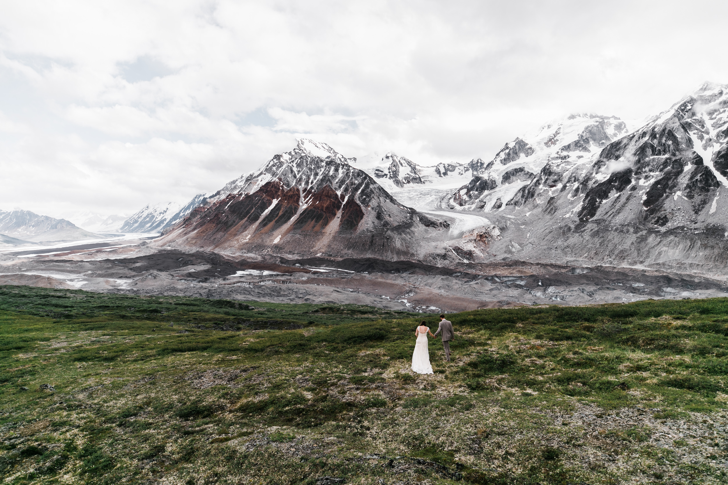 https://thehearnes.com/blog/alaska-helicopter-elopement-glacier-denali-national-park