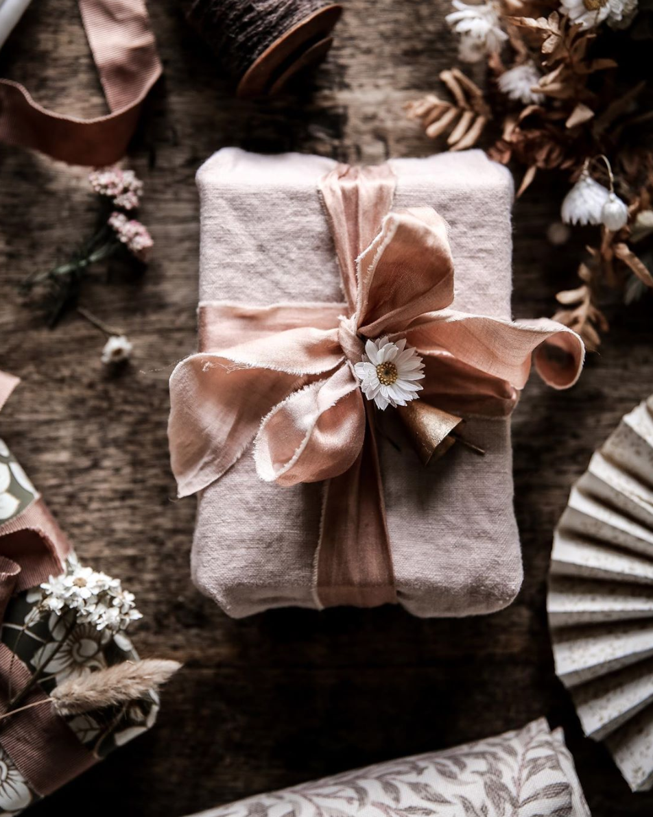 linen gift wrap