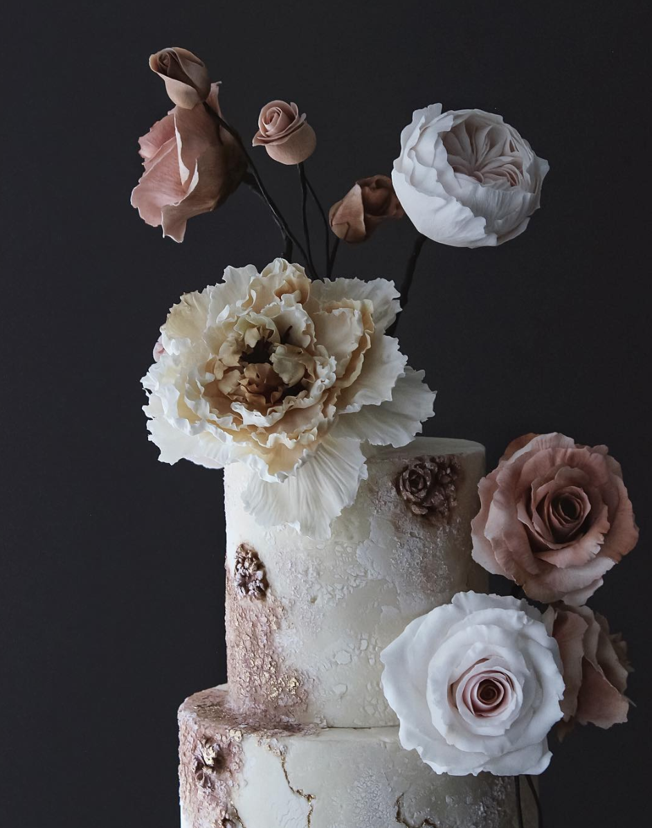 15 fine art sculpture wedding cakes