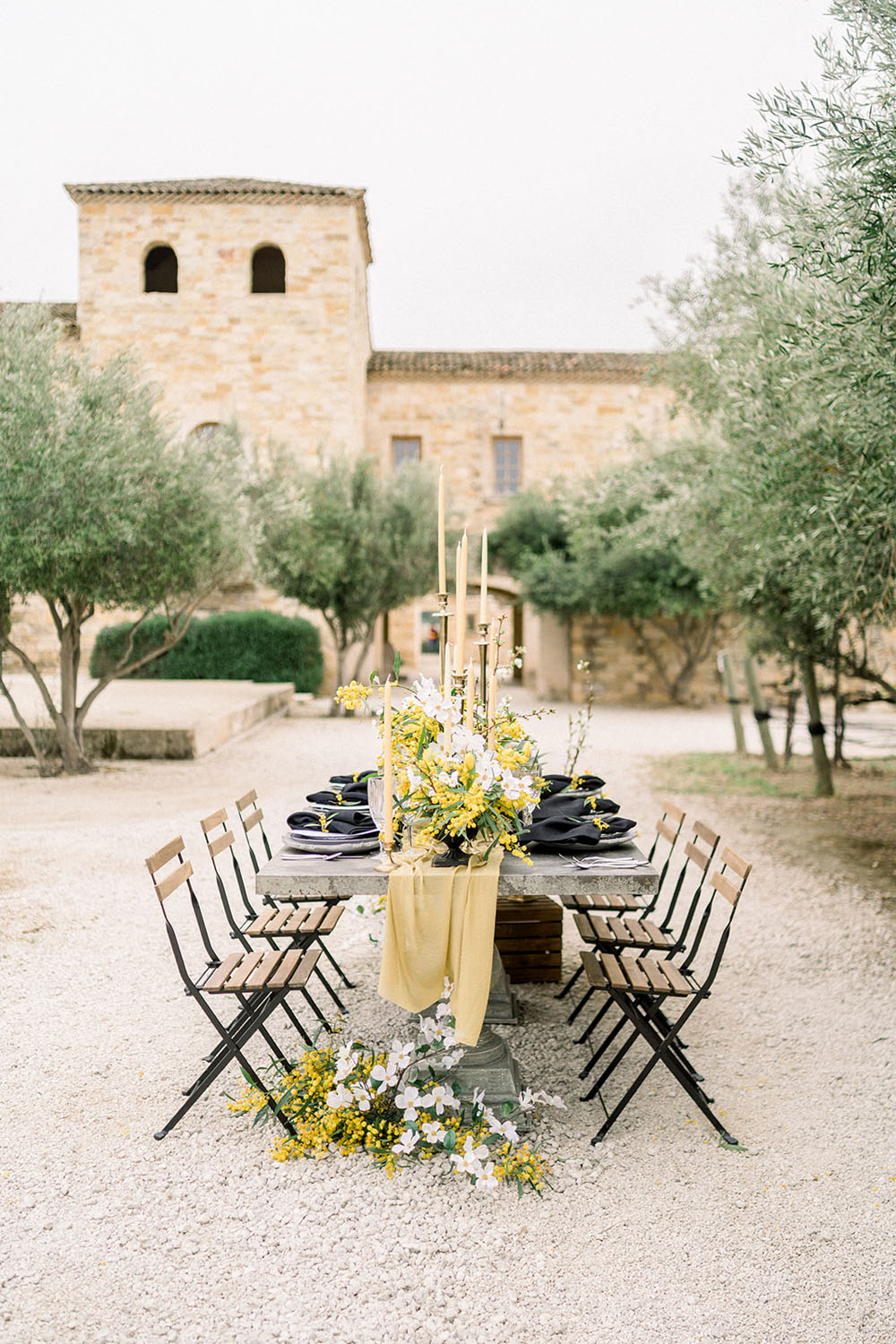 Gorgeous yellow and black tablescape