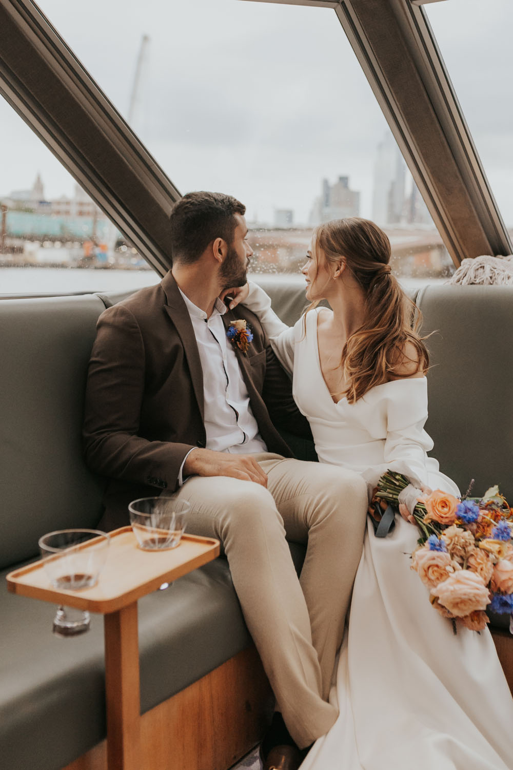 Modern London micro wedding with a boat ride on the Thames