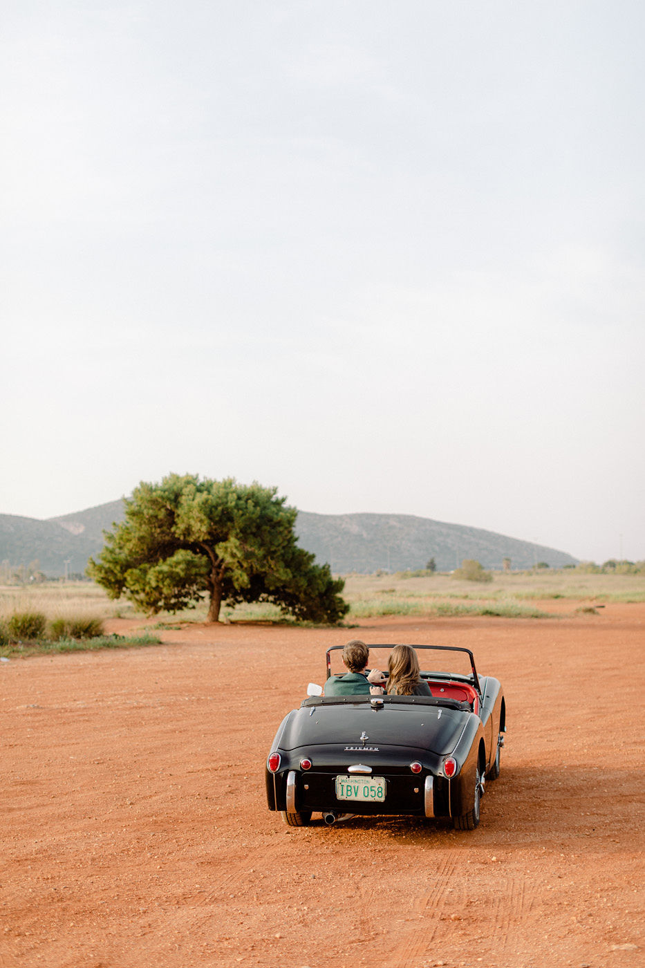 A stylish proposal + engagement shoot in Greece