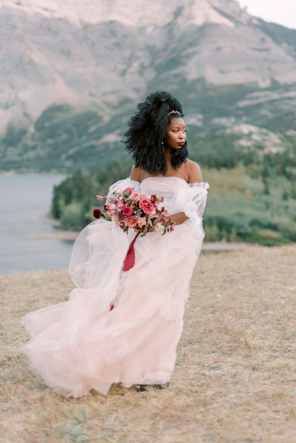 Stunning views meet fine art details in this fall Canada elopement