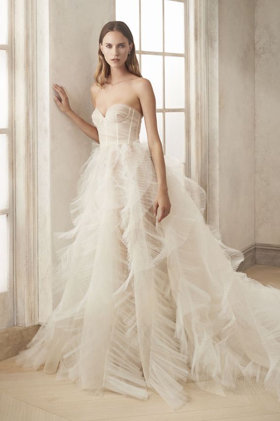 oscar de la renta bridal gown