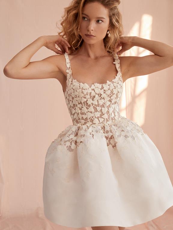 oscar de la renta bridal gown